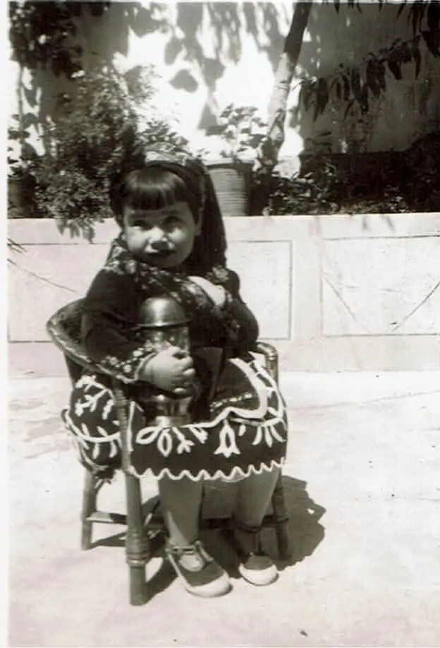 Con el traje de Montehermoseña